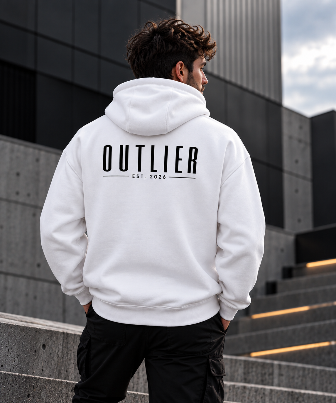NOIR — OVERSIZED HOODIE